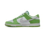 Nike Dunk Low ‚Safari Swoosh-Chlorophyll‘ DR0156-300